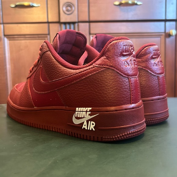 Nike Men's Air Force 1 Low '07 LV8 Burgundy AJ7280-600 - Sz 10 - EXCELLENT - Picture 7 of 13